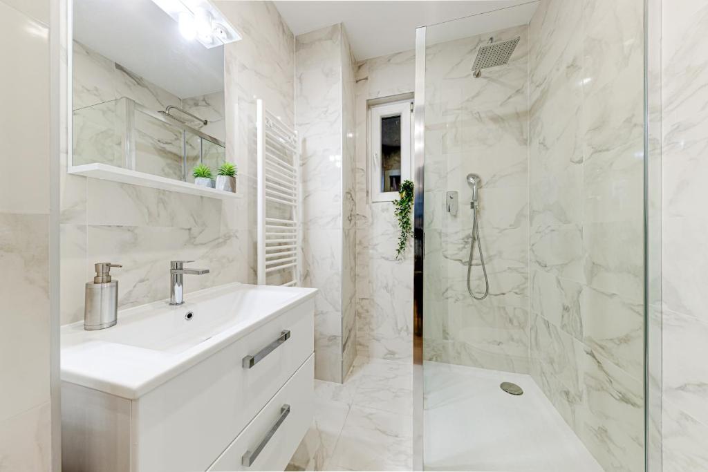 Kaizl Park Residence room 6
